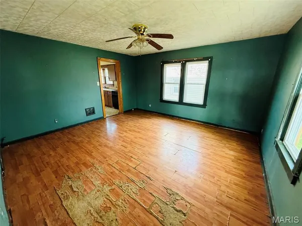 $85,000 | 611 West Monroe Avenue, Owensville, MO 65066