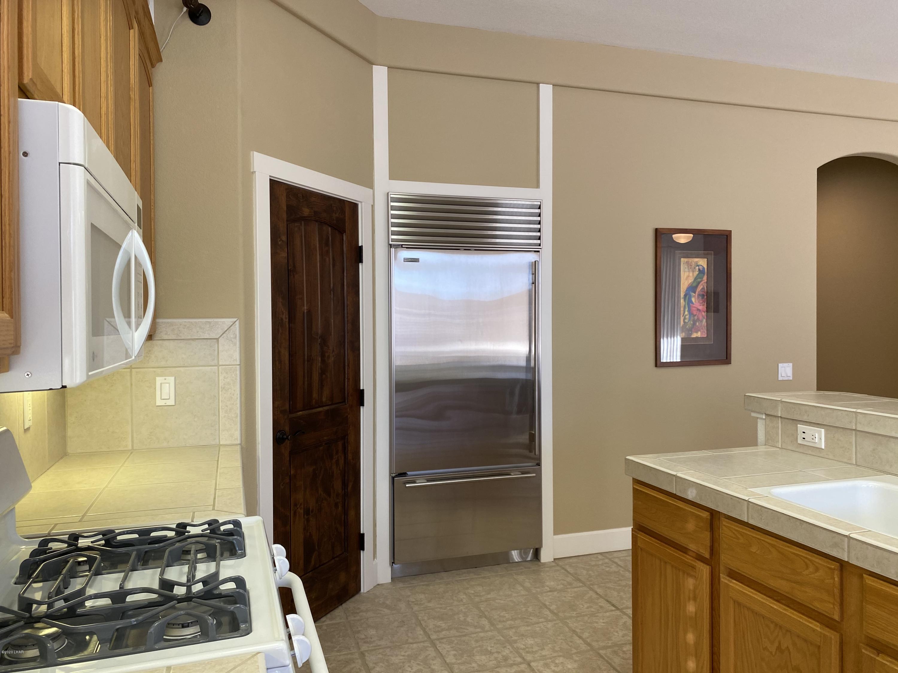 3806 Northgate Road Lake Havasu City, AZ 86404 - Photo 12 of 50 Galley Kitchen Layout!