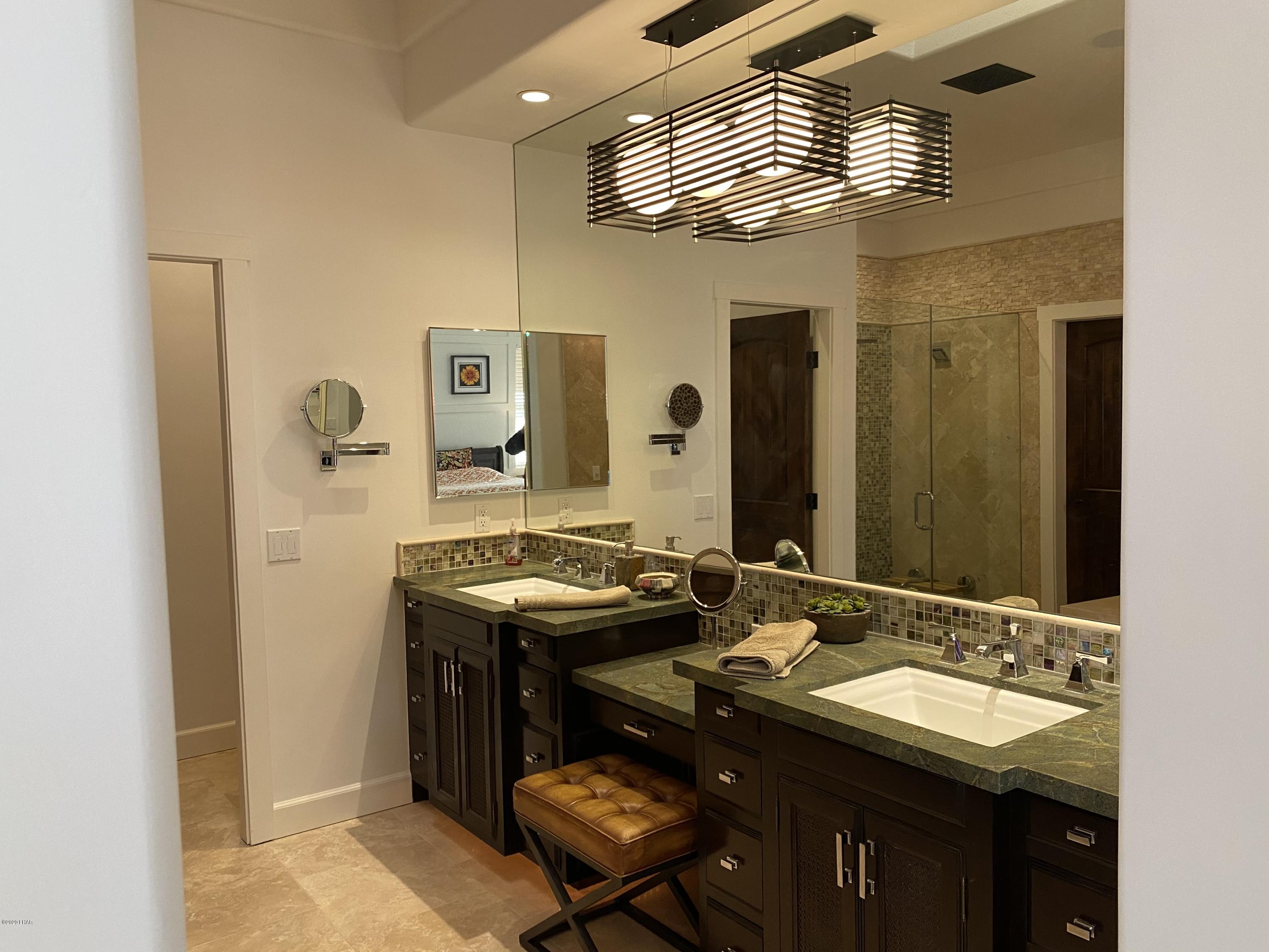 3806 Northgate Road Lake Havasu City, AZ 86404 - Photo 21 of 50 Master Bath Is Luxurious!
