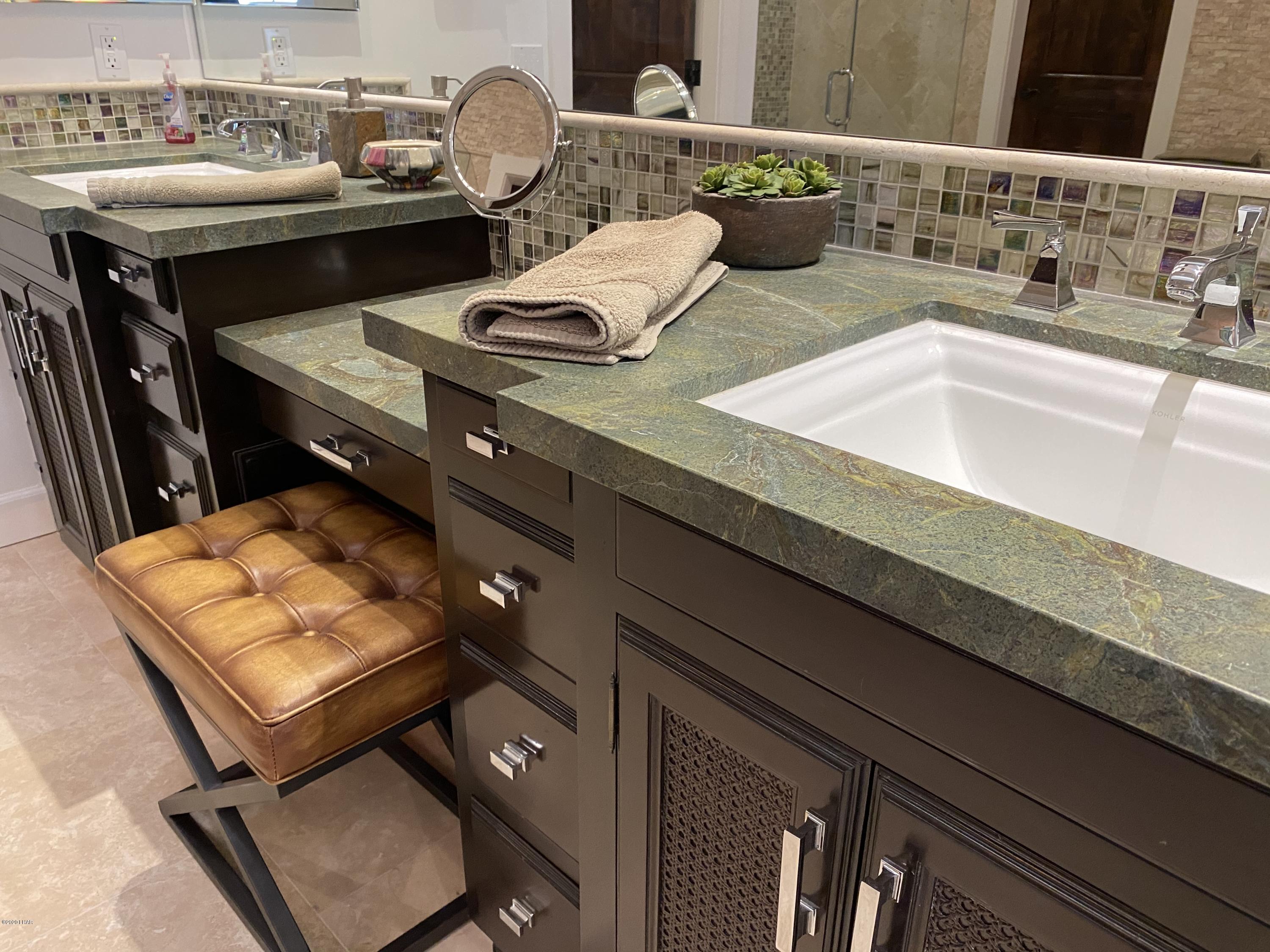 3806 Northgate Road Lake Havasu City, AZ 86404 - Photo 22 of 50 Dual Sinks. Makup Counter Between!