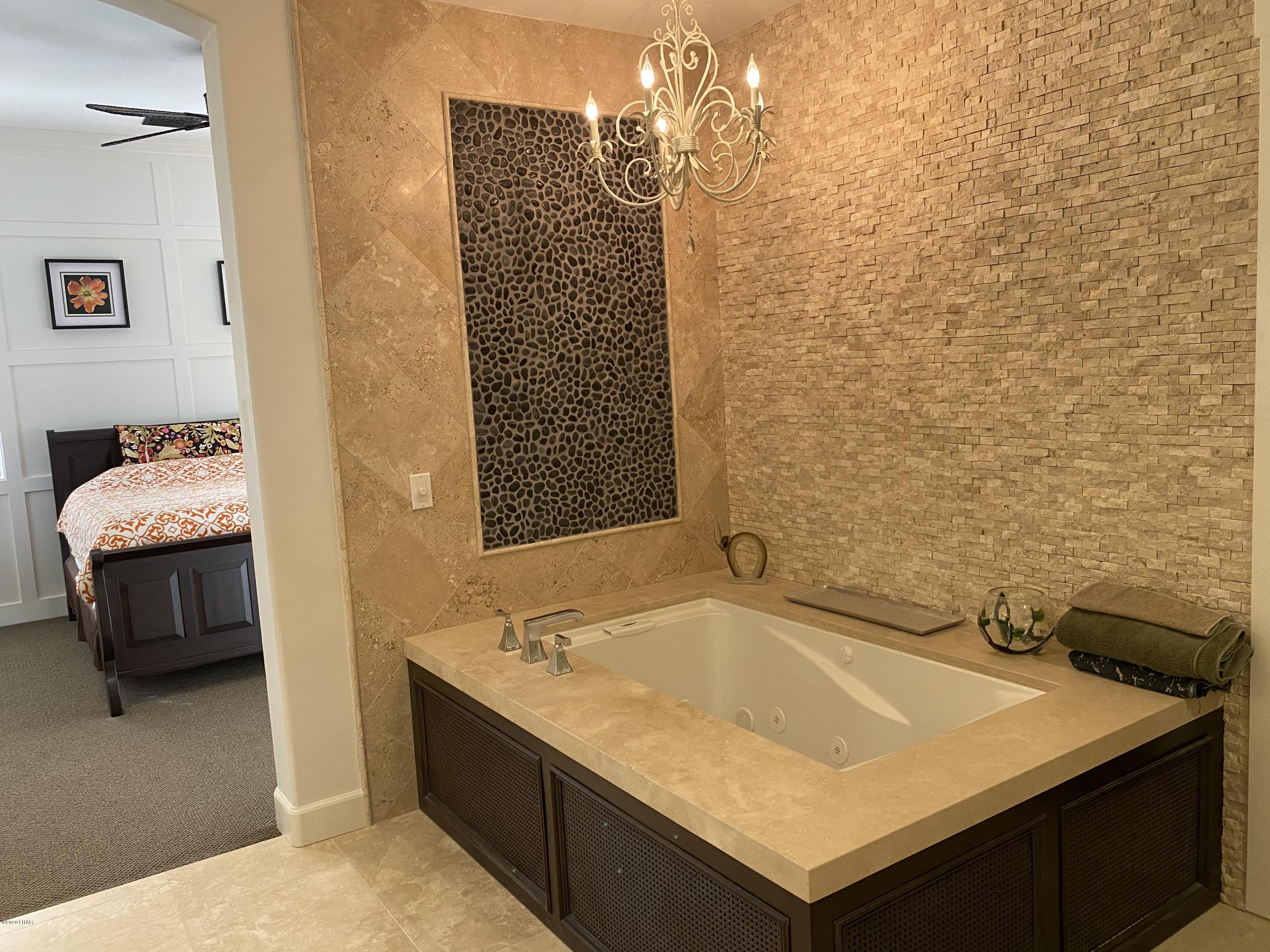 3806 Northgate Road Lake Havasu City, AZ 86404 - Photo 25 of 50 Designer Chandelier & Jetted Tub! Can It Get Any Better?