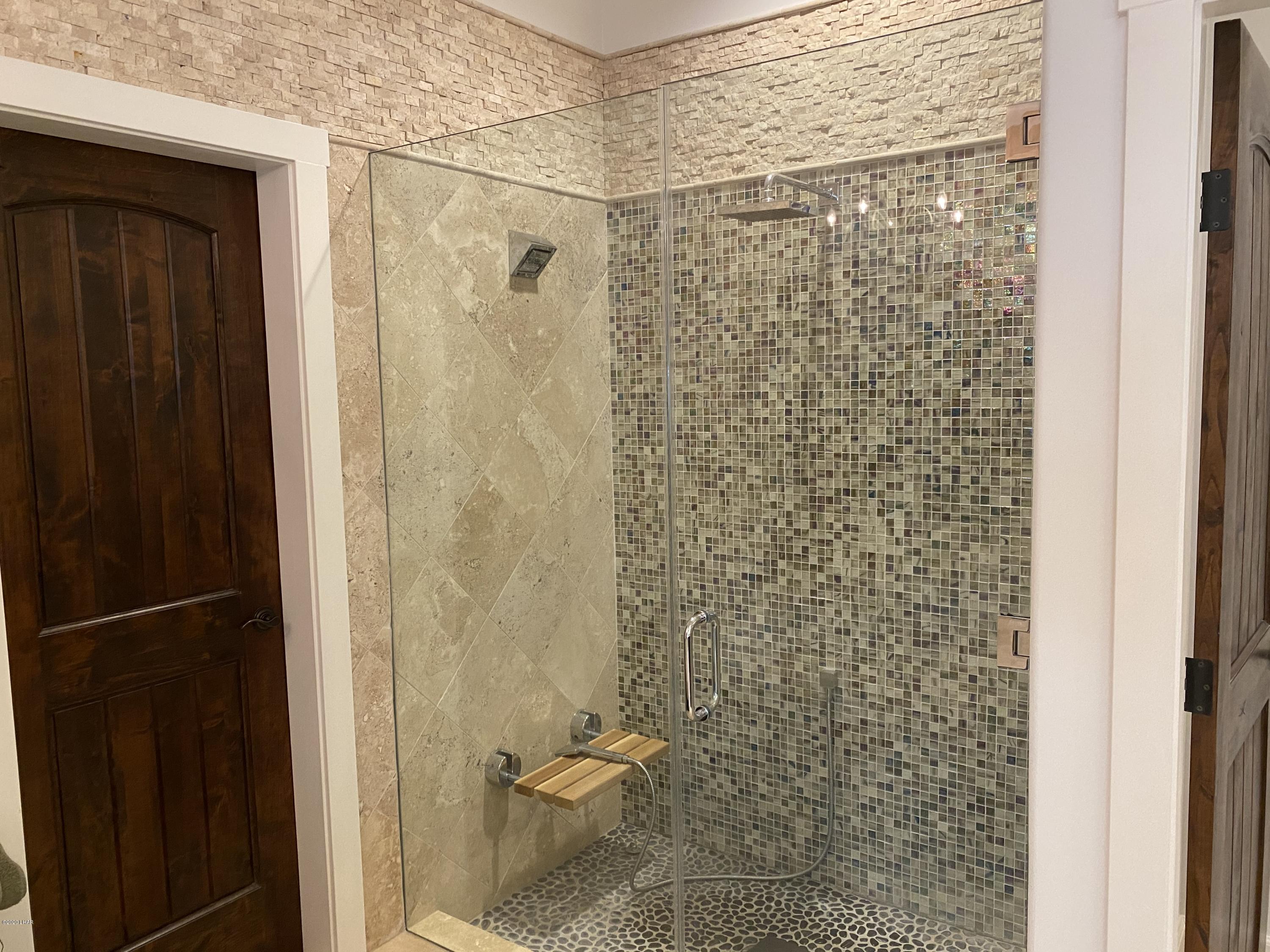 3806 Northgate Road Lake Havasu City, AZ 86404 - Photo 26 of 50 Super Large Shower!