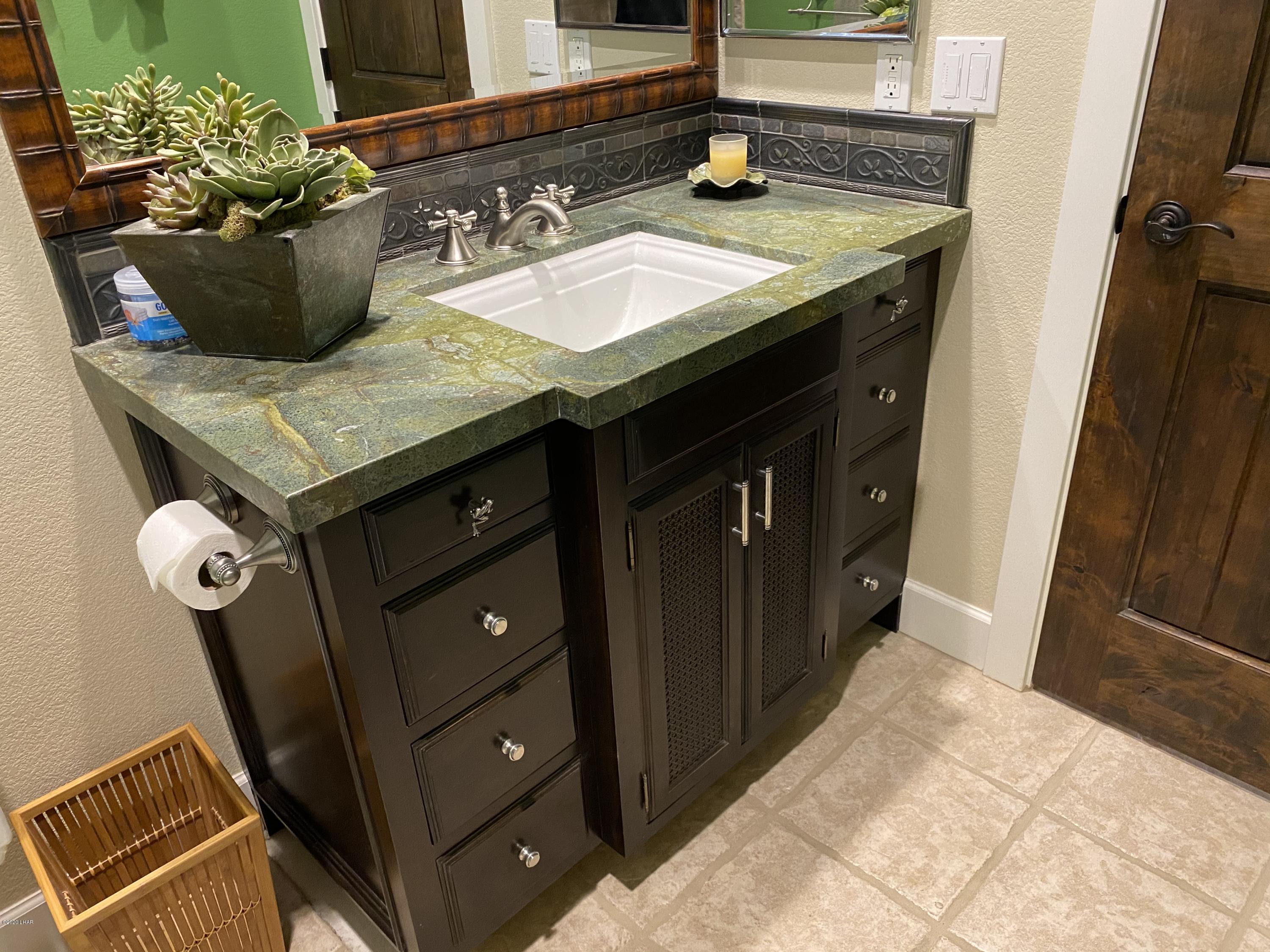 3806 Northgate Road Lake Havasu City, AZ 86404 - Photo 32 of 50 Great Guest Bathroom!