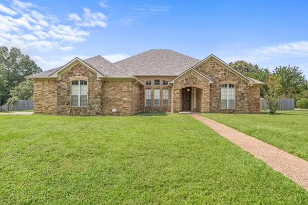 $440,000 | 200 St Andrews, Palestine, TX 75803