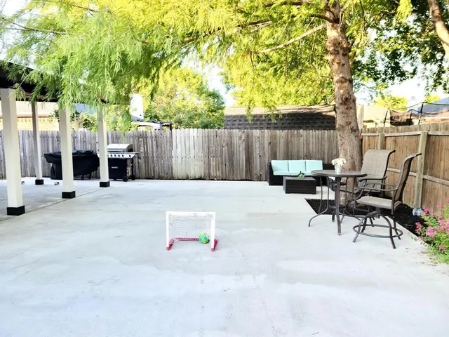 $2,150 | 7810 Creek View Drive, Rowlett, TX 75089