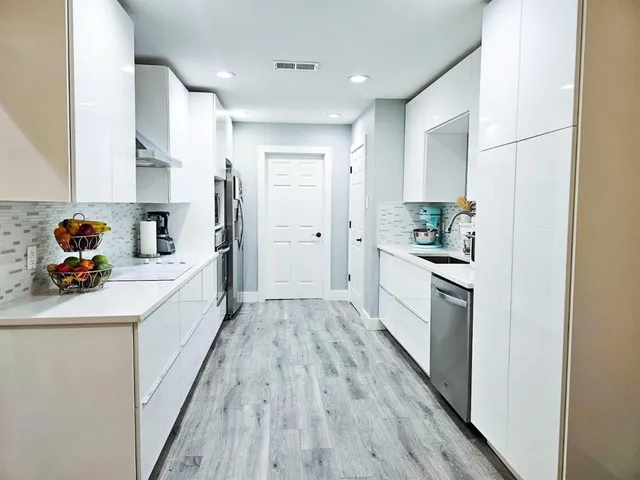 $2,150 | 7810 Creek View Drive, Rowlett, TX 75089