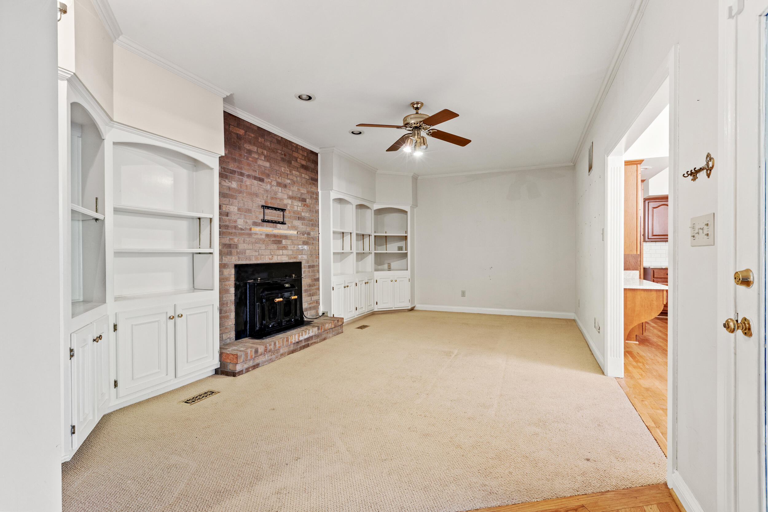 2137 Rollingdale Road Lexington, KY 40513 - Photo 21 of 42 21_img_2629