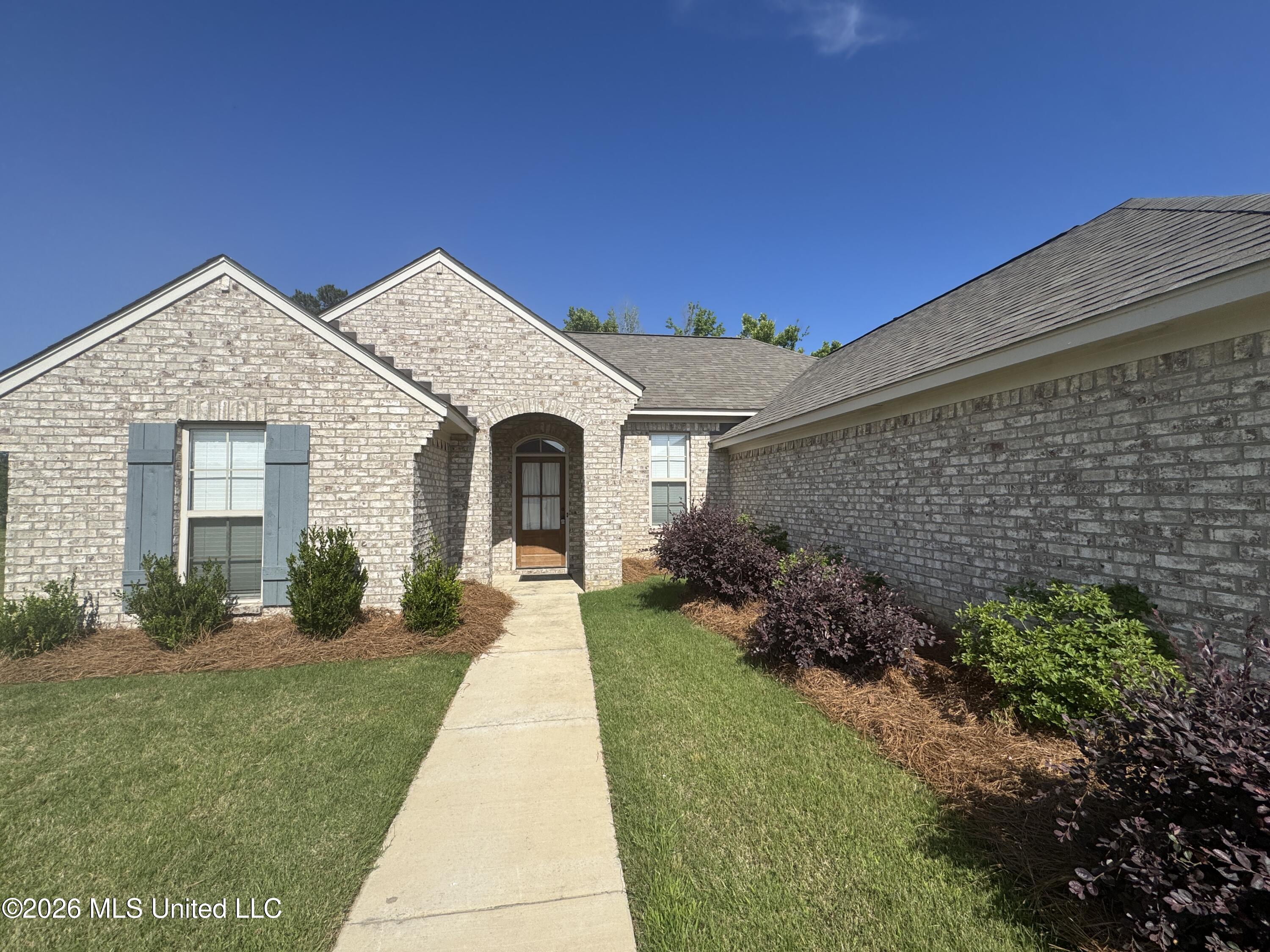 102 Rotherfield Place Canton, MS 39046 - Photo 20 of 20 IMG_4111