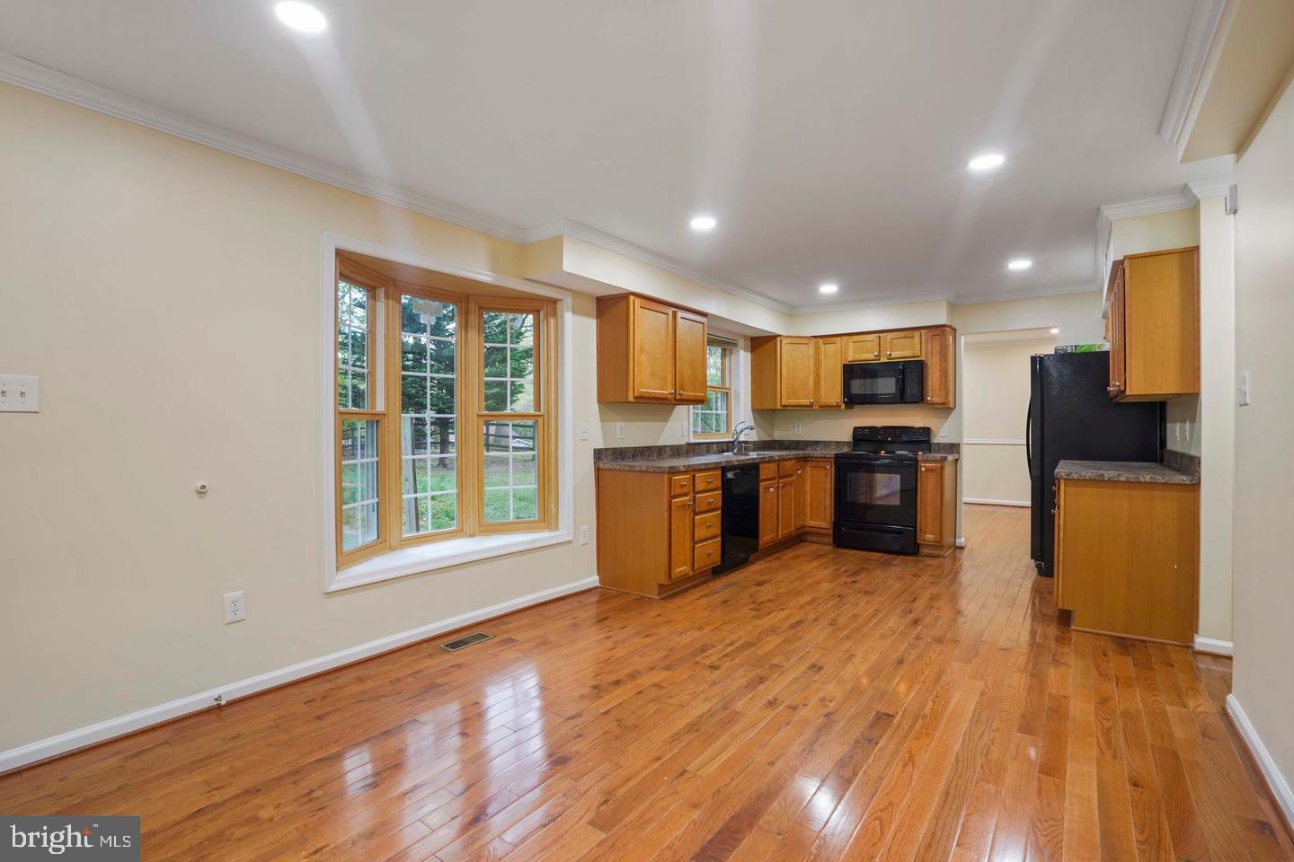 5105 Pheasant Road Fairfax, VA 22030 - Photo 13 of 32 Bright and inviting kitchen space.