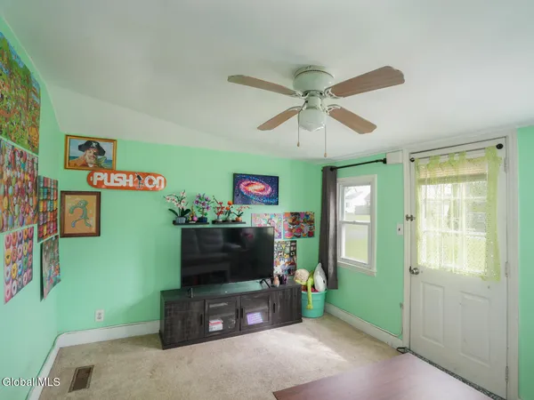$195,000 | 2073 Amsterdam Avenue, Rotterdam, NY 12303