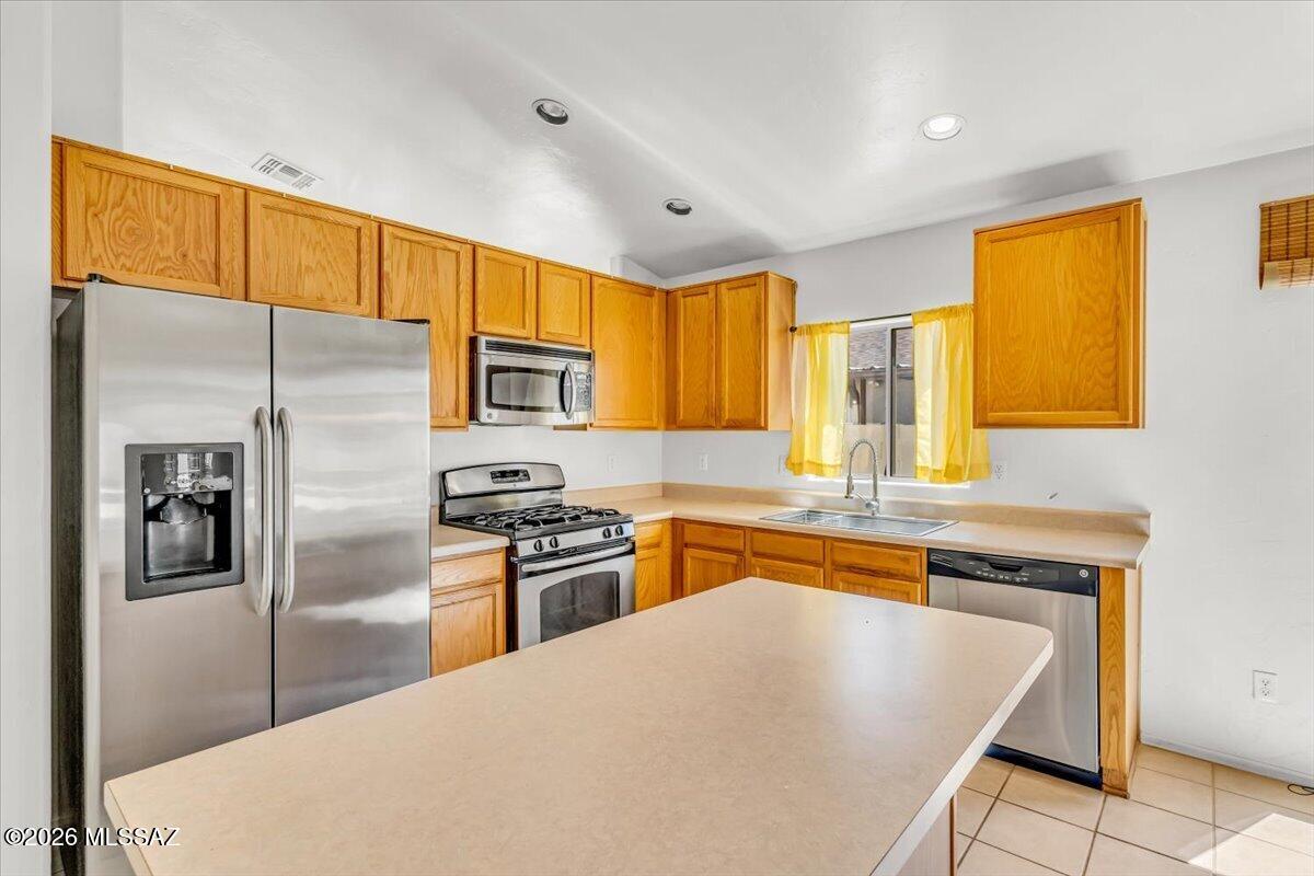 1311 West Calle Rancho Rio Tucson, AZ 85714 - Photo 9 of 36