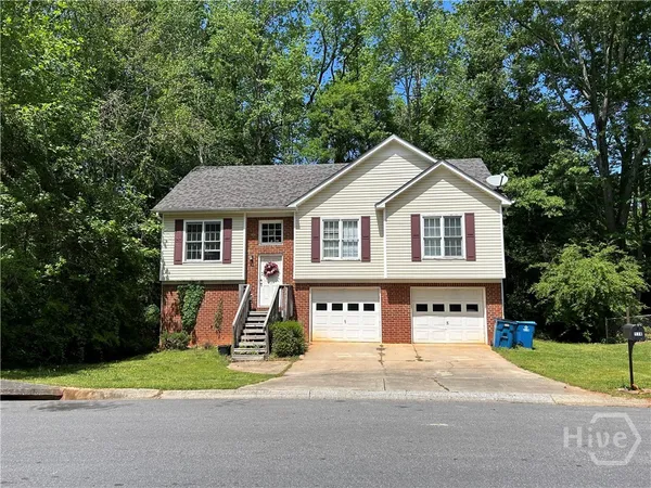 $2,250 | 174 Spring Lake Drive, Athens, GA 30605