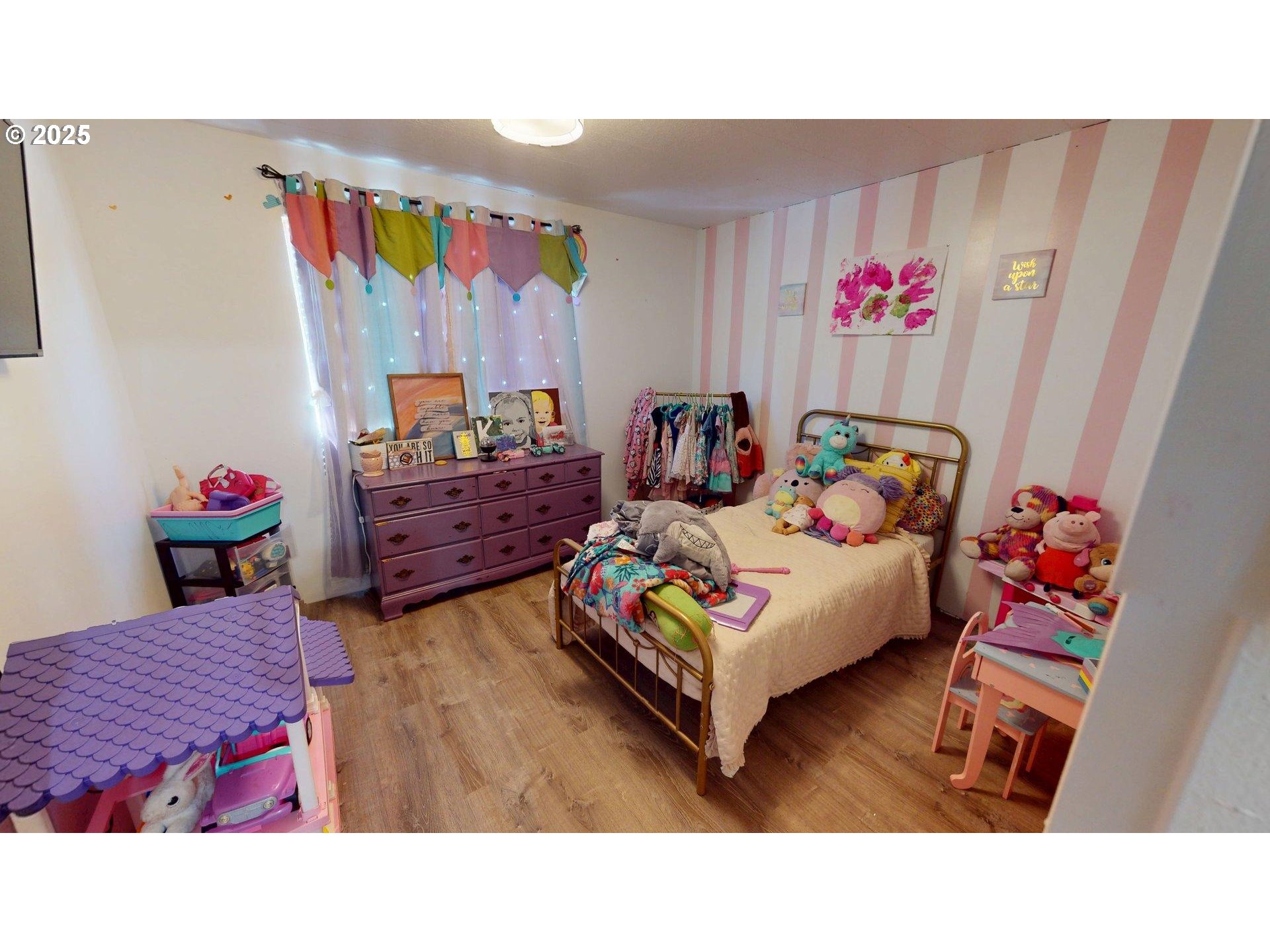 95691 Saunders Creek Road, Unit 13 Gold Beach, OR 97444 - Photo 24 of 27 Bedroom