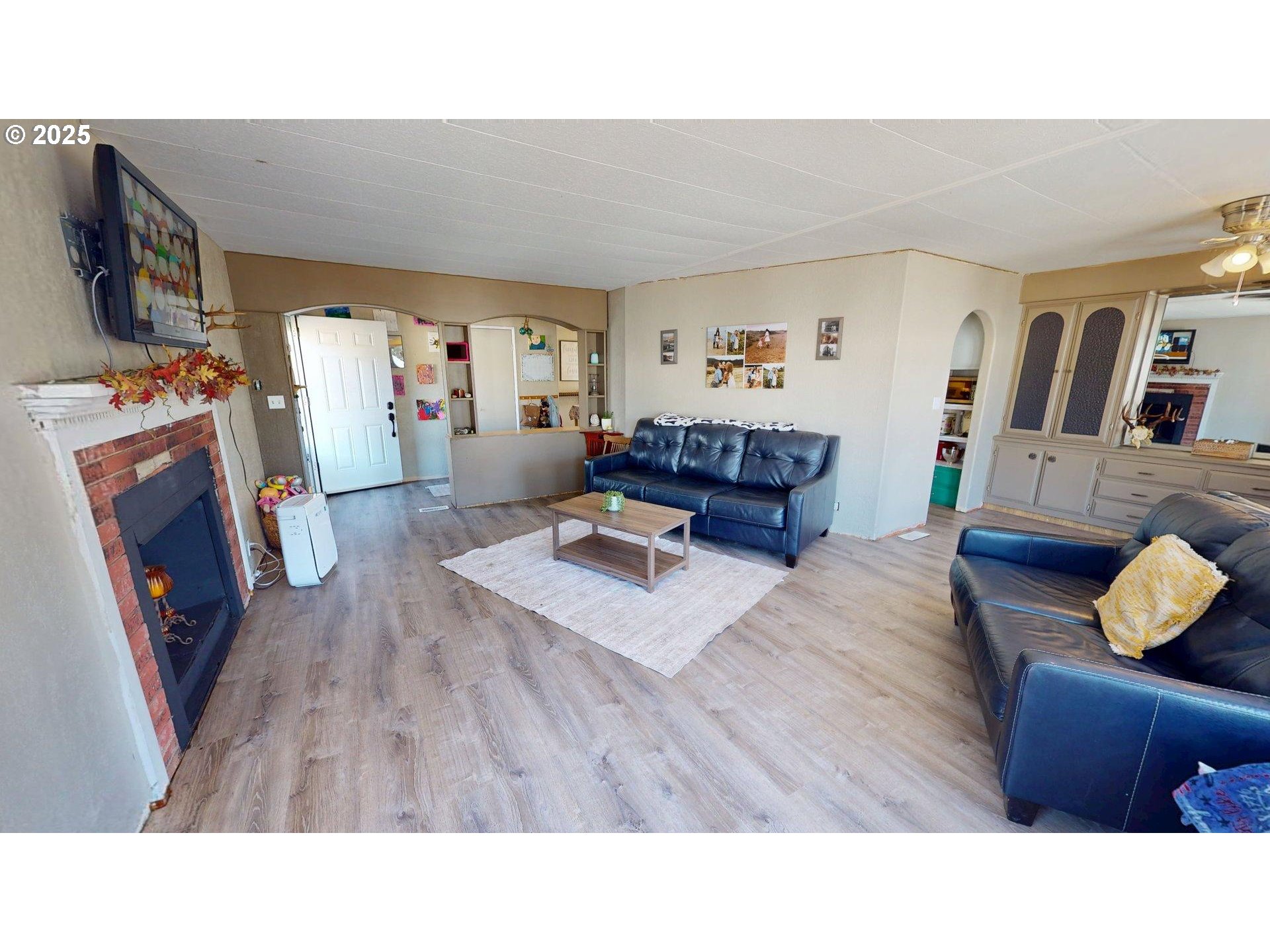 95691 Saunders Creek Road, Unit 13 Gold Beach, OR 97444 - Photo 5 of 27 Living Room