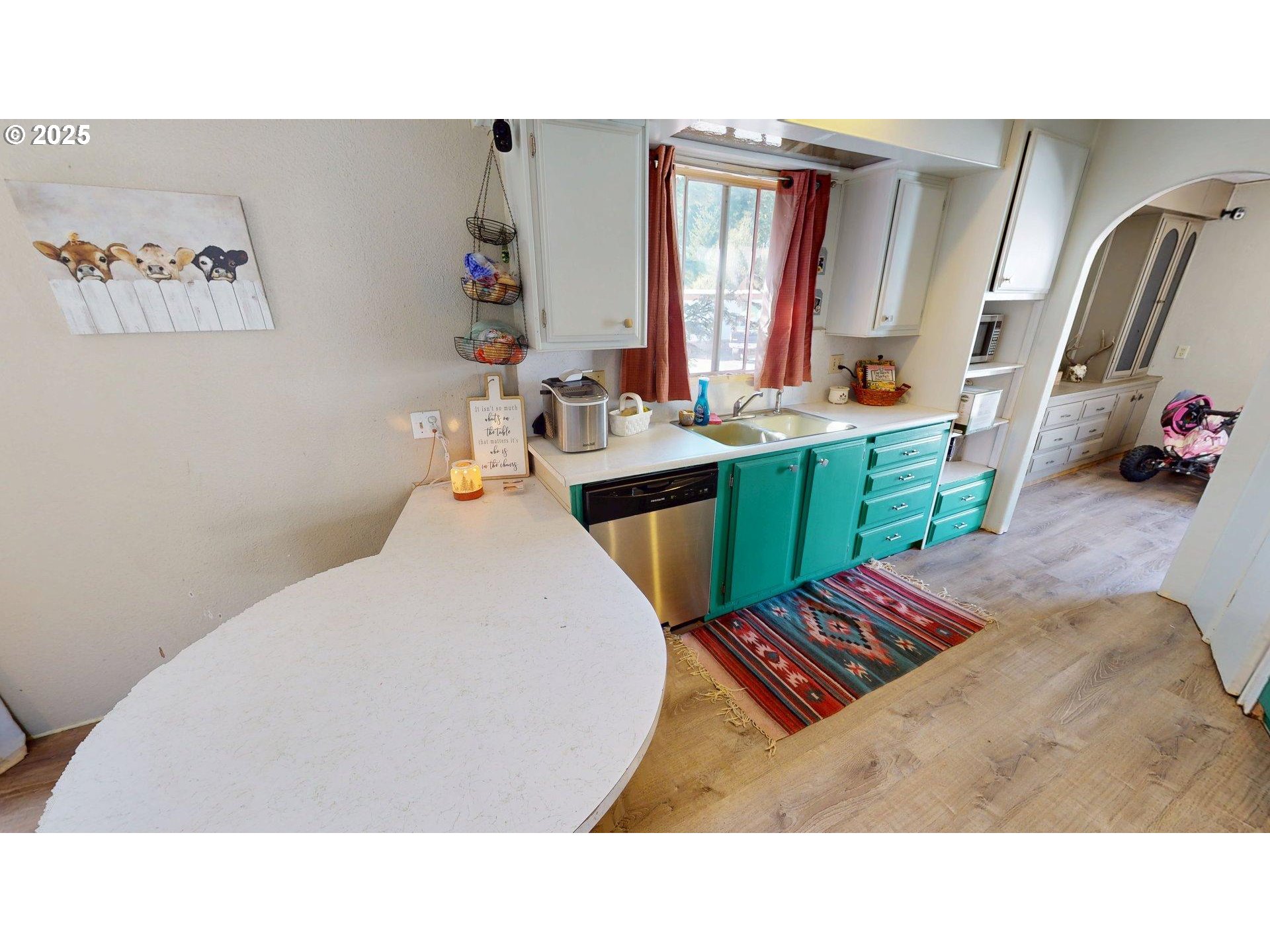 95691 Saunders Creek Road, Unit 13 Gold Beach, OR 97444 - Photo 10 of 27 Kitchen