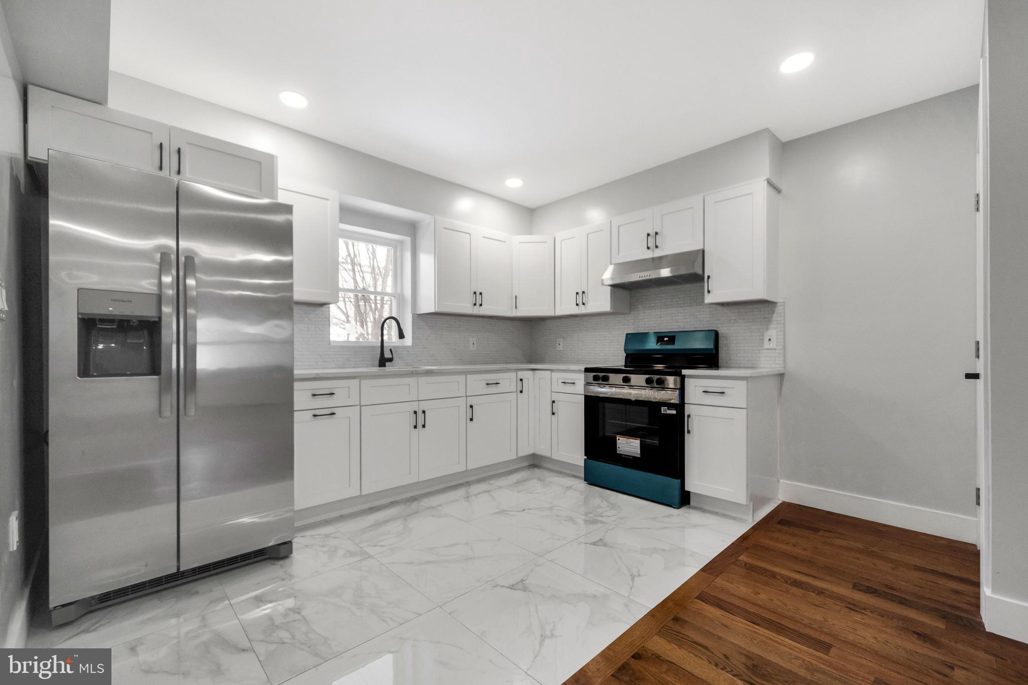 1119 Thomas Street Chester, PA 19013 - Photo 5 of 28