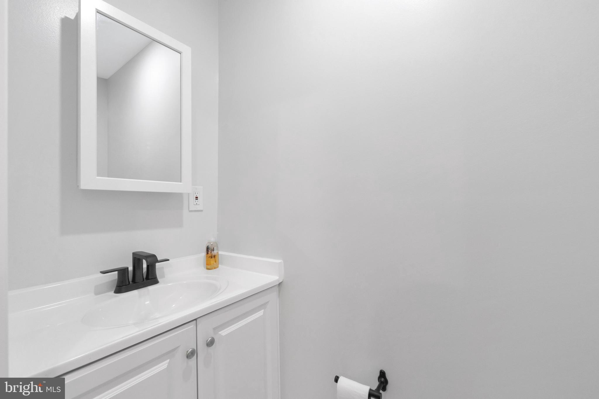 1119 Thomas Street Chester, PA 19013 - Photo 7 of 28