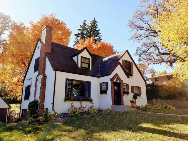 $274,900 | 531 West Summit Avenue, Fergus Falls, MN 56537