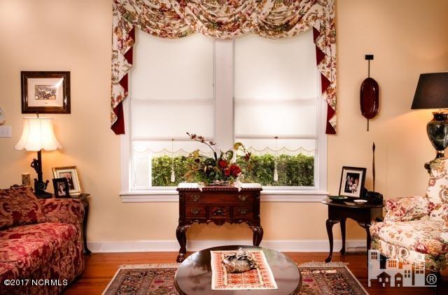 210 Raleigh Road Wallace, NC 28466 - Photo 15 of 23 Front Living Space