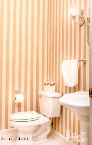 210 Raleigh Road Wallace, NC 28466 - Photo 16 of 23 Upstair Bathroom