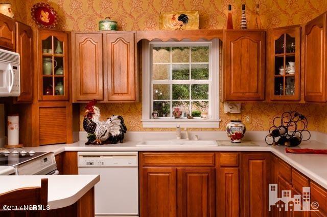 210 Raleigh Road Wallace, NC 28466 - Photo 4 of 23 Kitchen Prepare Family Meals
