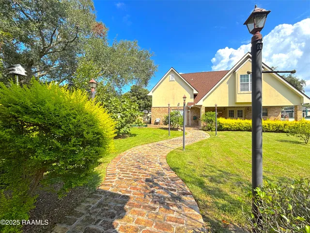 $695,000 | 1 Marquis Manor, Morgan City, LA 70380