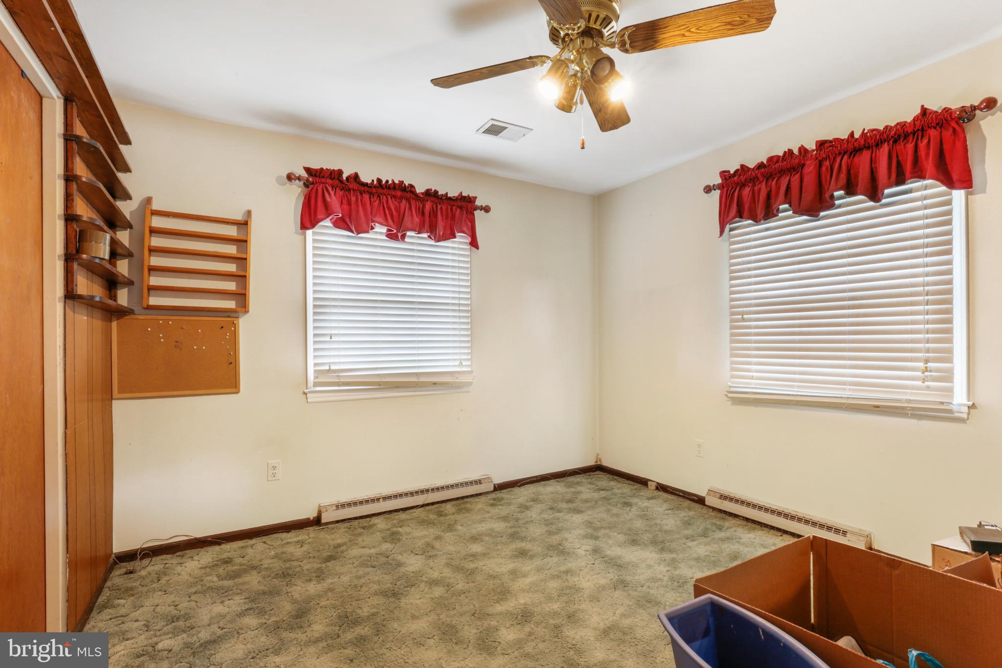 902 West Redwood Road Sterling, VA 20164 - Photo 16 of 19 Gallery Image 16