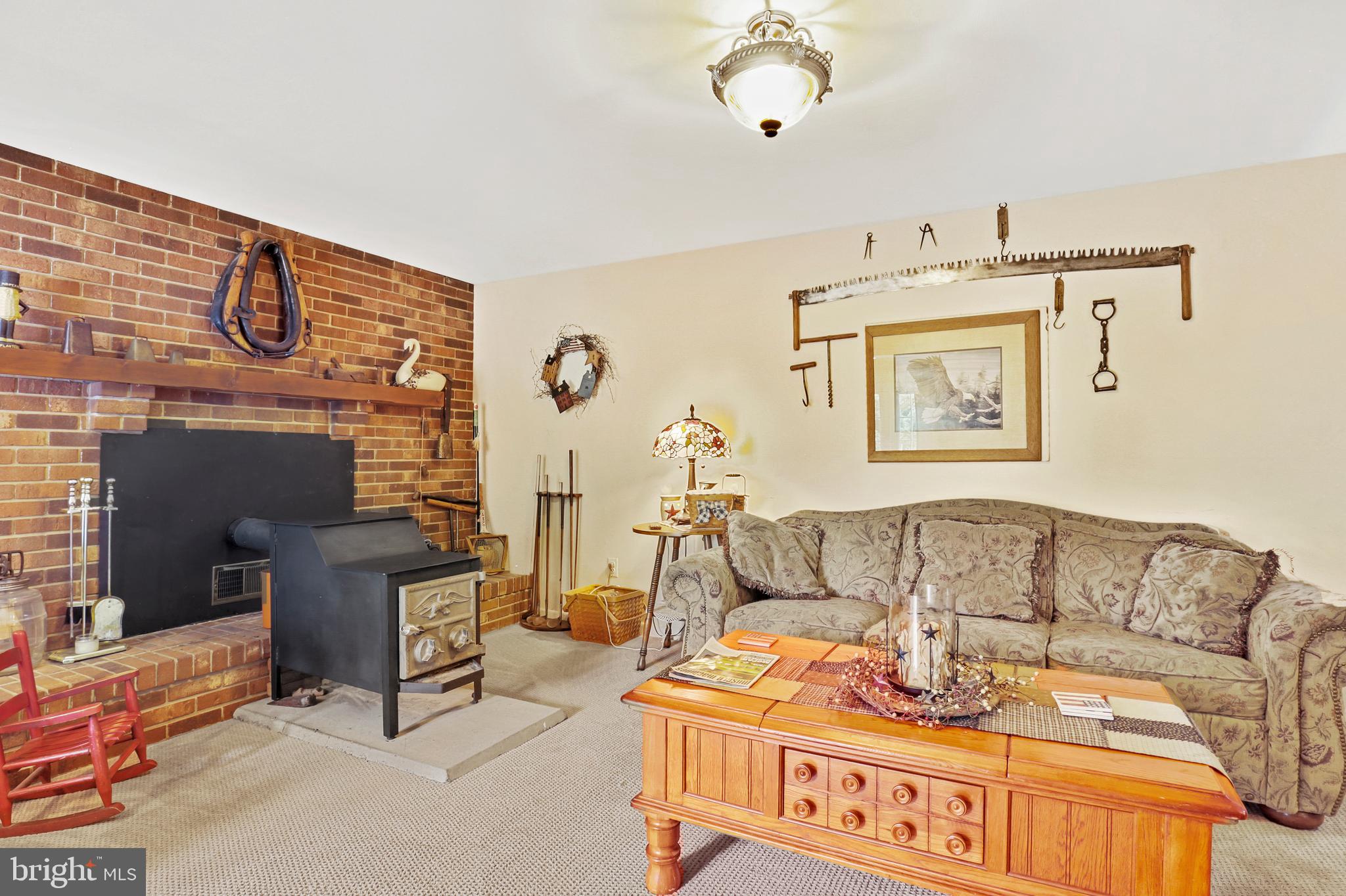 902 West Redwood Road Sterling, VA 20164 - Photo 7 of 19 Gallery Image 7