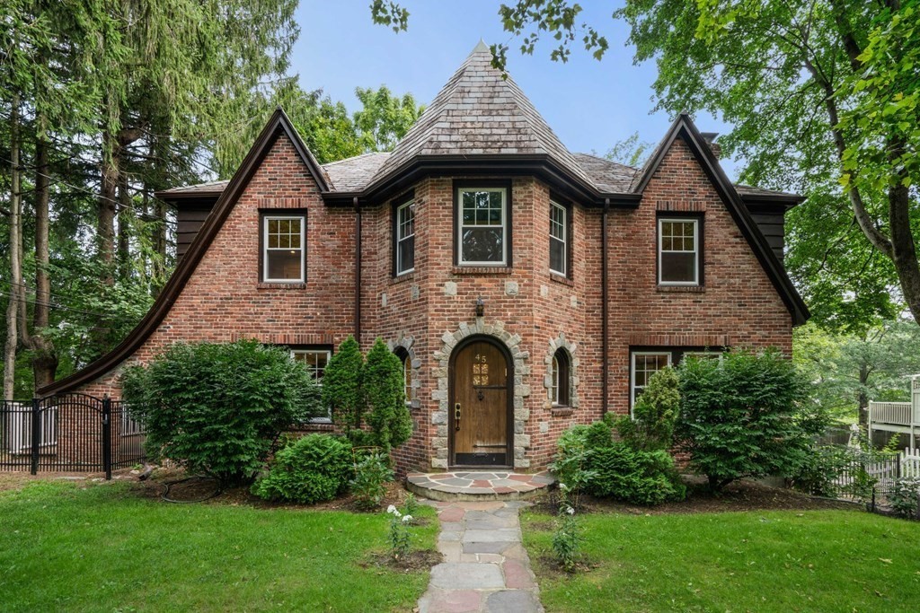 45 Alberta Road Brookline, MA 02467 - Photo 1 of 36