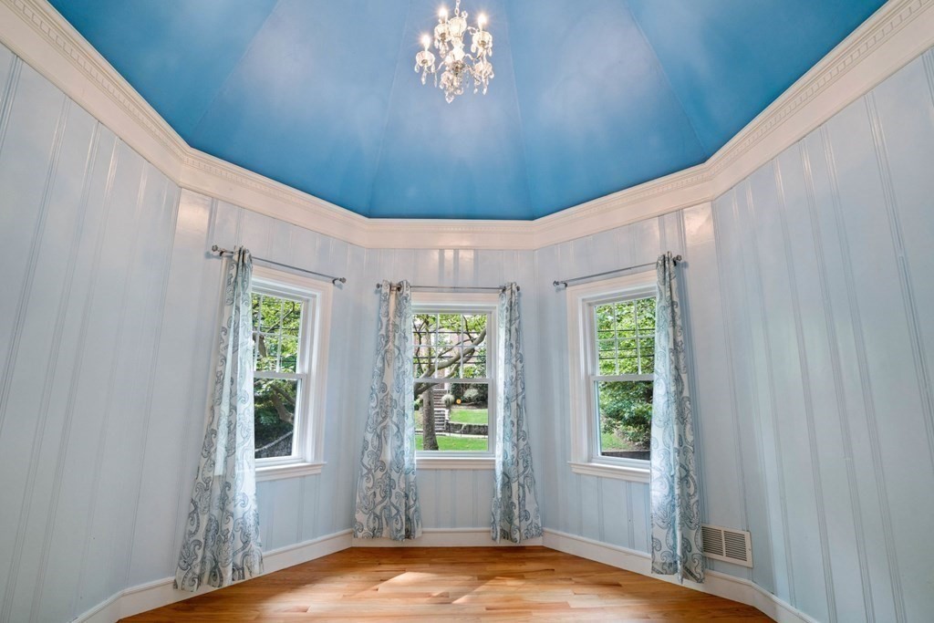 45 Alberta Road Brookline, MA 02467 - Photo 20 of 36