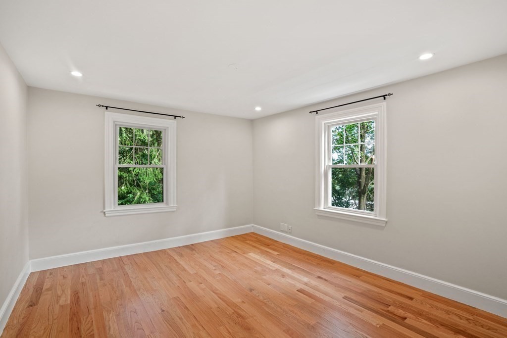 45 Alberta Road Brookline, MA 02467 - Photo 21 of 36