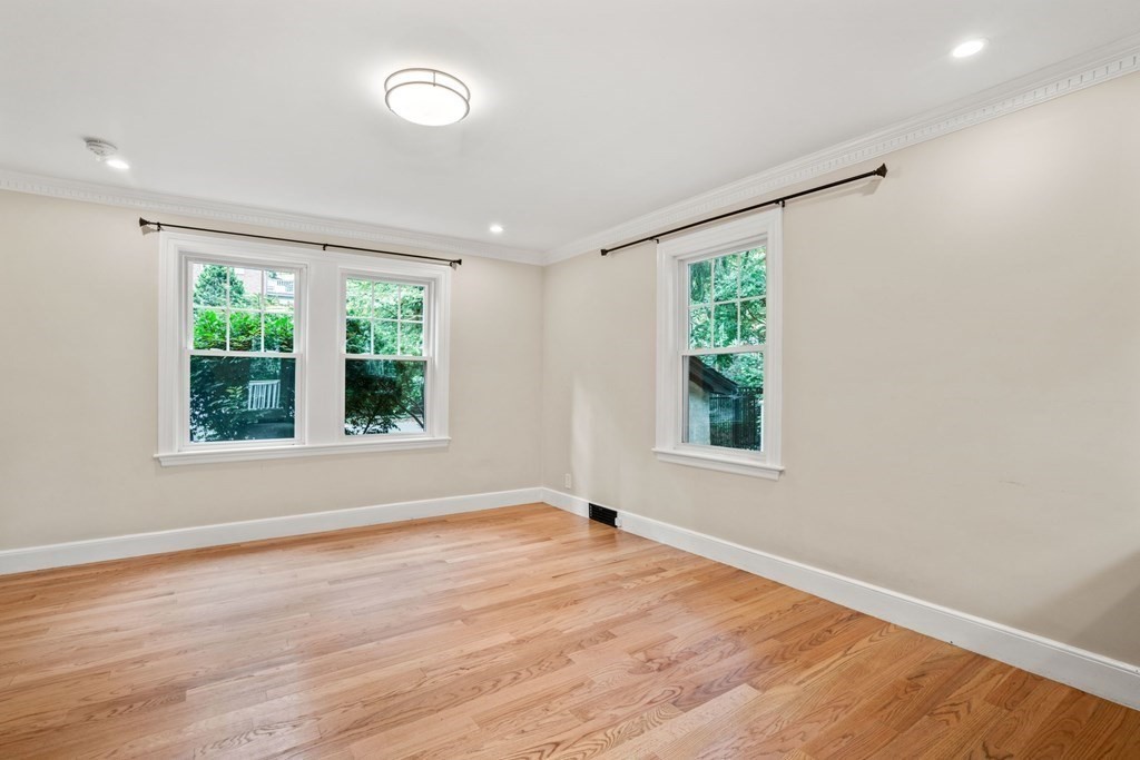 45 Alberta Road Brookline, MA 02467 - Photo 24 of 36