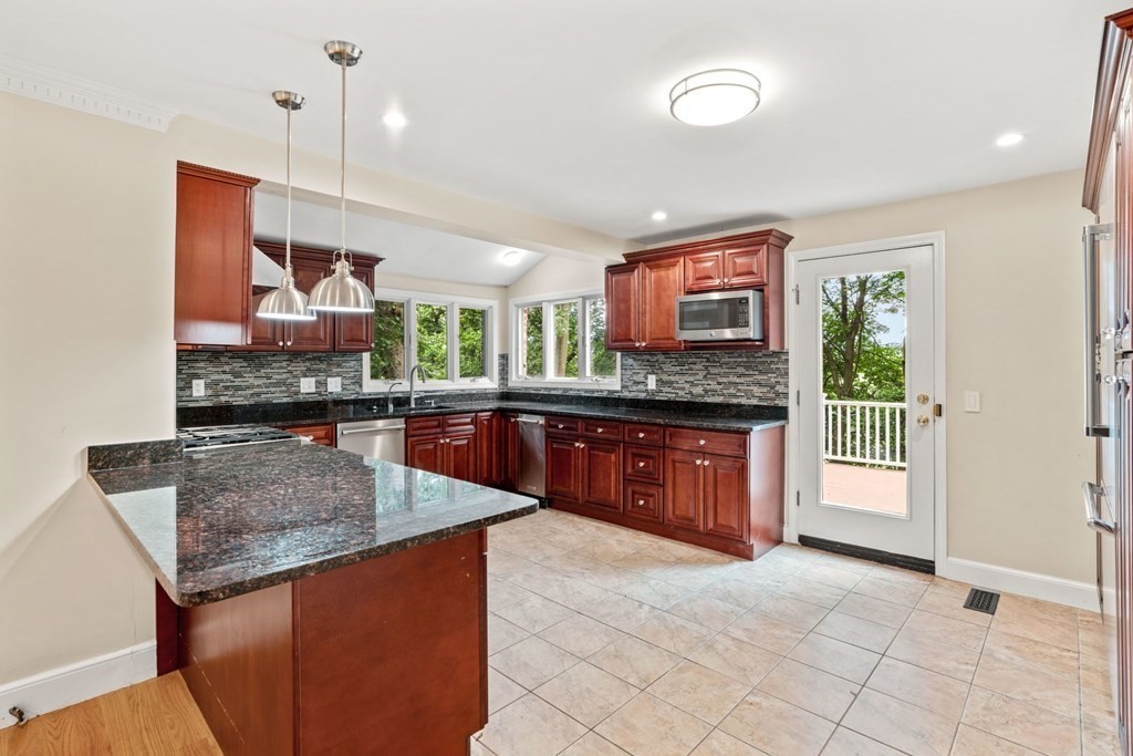 45 Alberta Road Brookline, MA 02467 - Photo 9 of 36