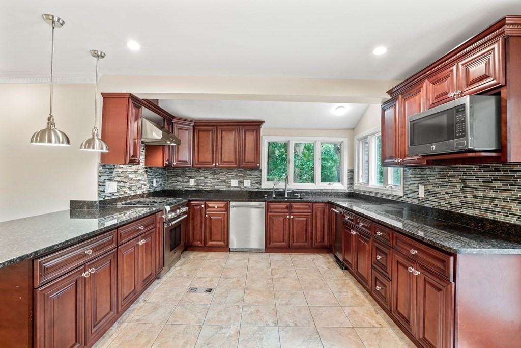 45 Alberta Road Brookline, MA 02467 - Photo 10 of 36