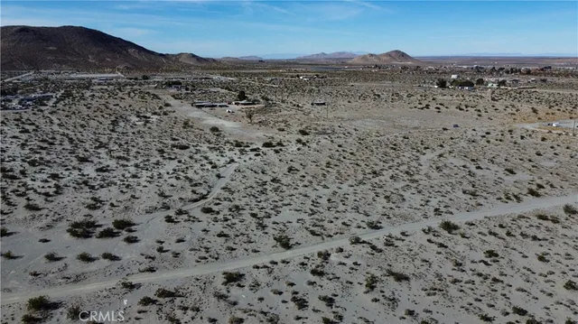 a view of a dry field
