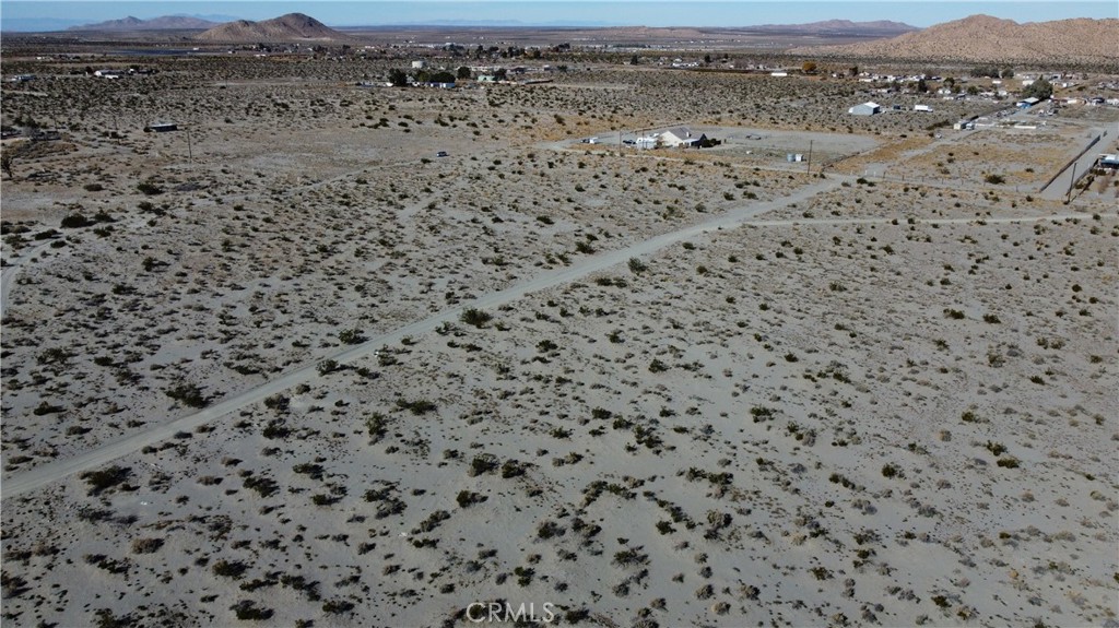 748 San Jacinto Road Adelanto, CA 92301 - Photo 3 of 6