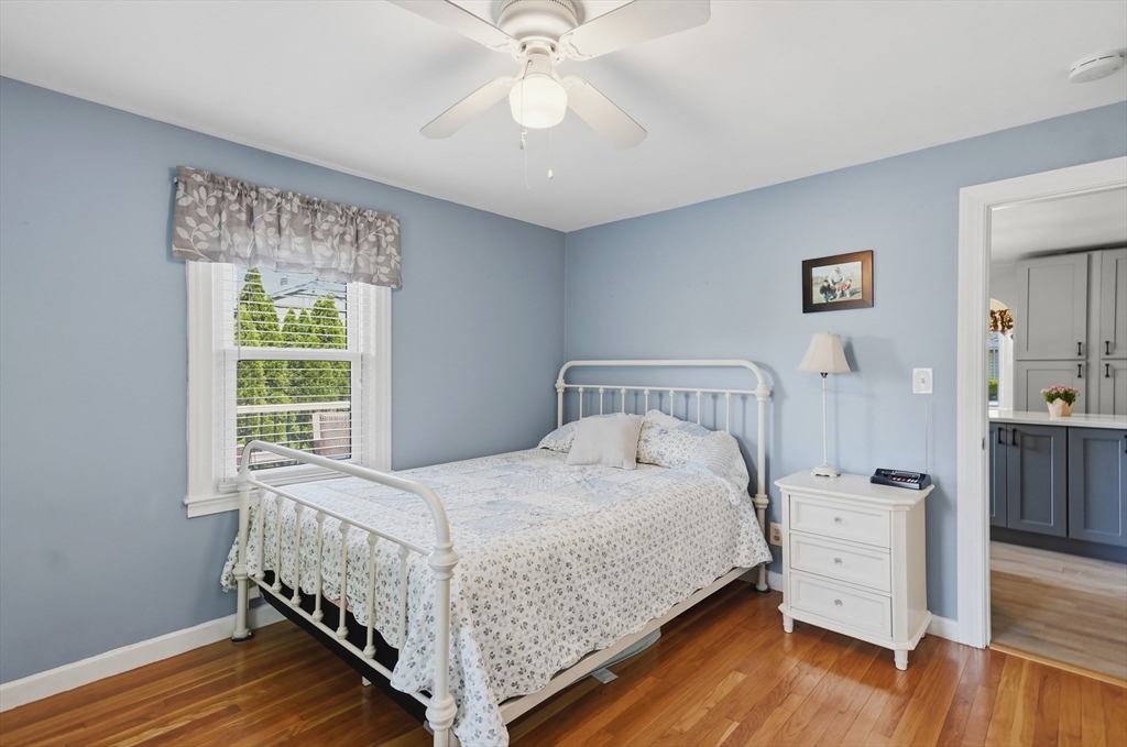36 Glenn Road Lowell, MA 01852 - Photo 17 of 39