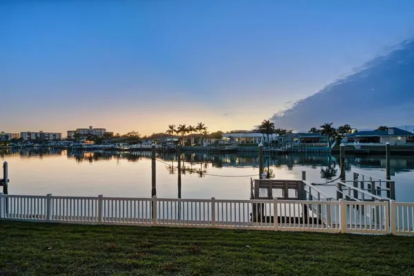 $1,699,000 | 878 Harbor Island, Clearwater Beach, FL 33767