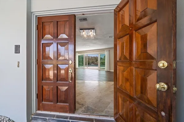 $1,699,000 | 878 Harbor Island, Clearwater Beach, FL 33767