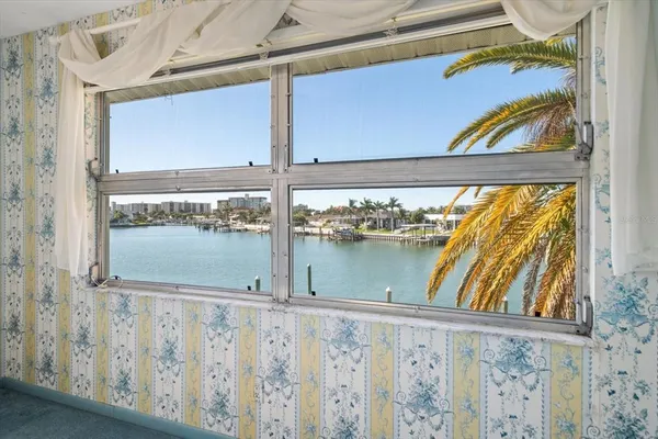 $1,699,000 | 878 Harbor Island, Clearwater Beach, FL 33767