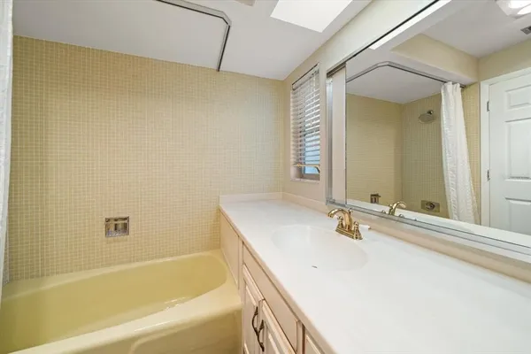 $1,699,000 | 878 Harbor Island, Clearwater Beach, FL 33767