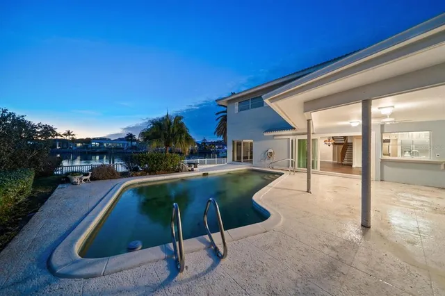 $1,799,000 | 878 Harbor Island, Clearwater Beach, FL 33767