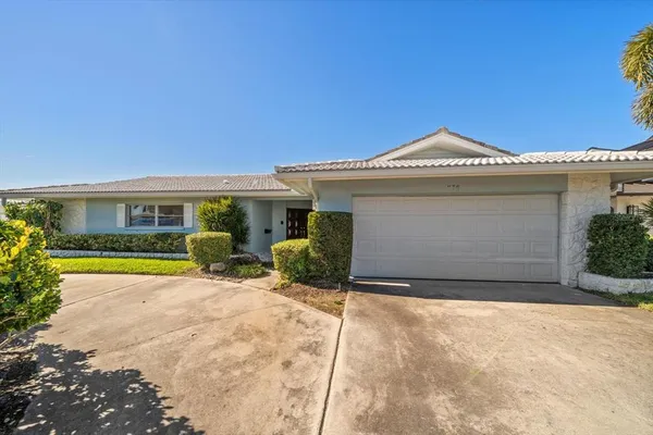 $1,699,000 | 878 Harbor Island, Clearwater Beach, FL 33767