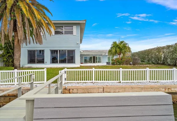 $1,699,000 | 878 Harbor Island, Clearwater Beach, FL 33767