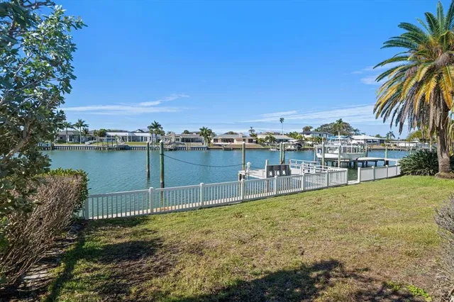 $1,799,000 | 878 Harbor Island, Clearwater Beach, FL 33767