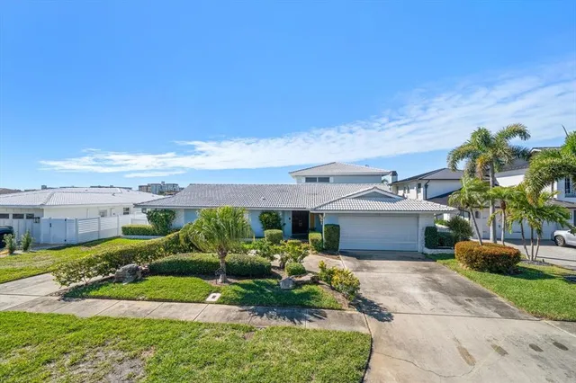 $1,799,000 | 878 Harbor Island, Clearwater Beach, FL 33767
