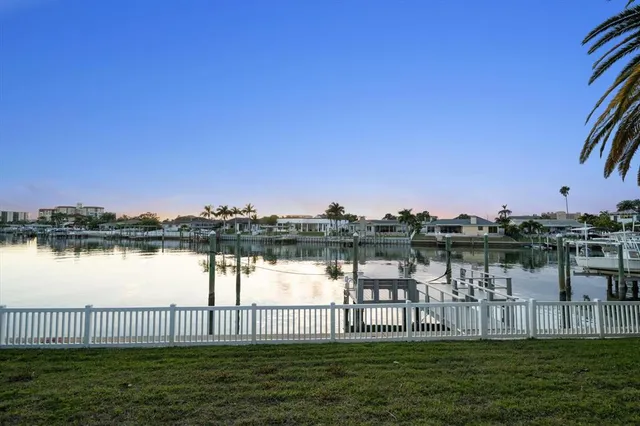 $1,799,000 | 878 Harbor Island, Clearwater Beach, FL 33767
