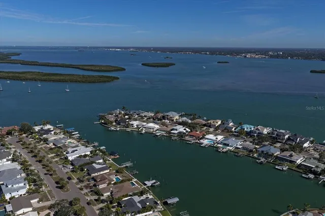 $1,799,000 | 878 Harbor Island, Clearwater Beach, FL 33767