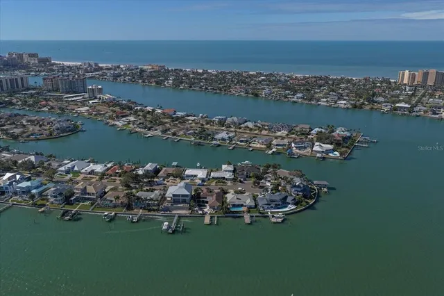 $1,799,000 | 878 Harbor Island, Clearwater Beach, FL 33767