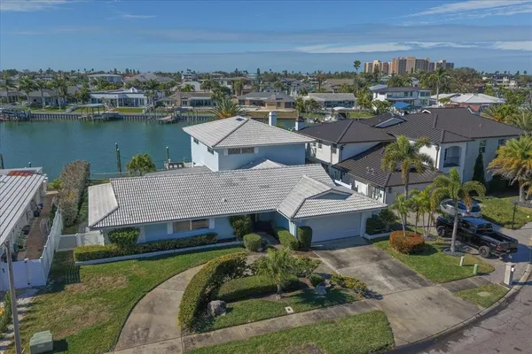 $1,699,000 | 878 Harbor Island, Clearwater Beach, FL 33767